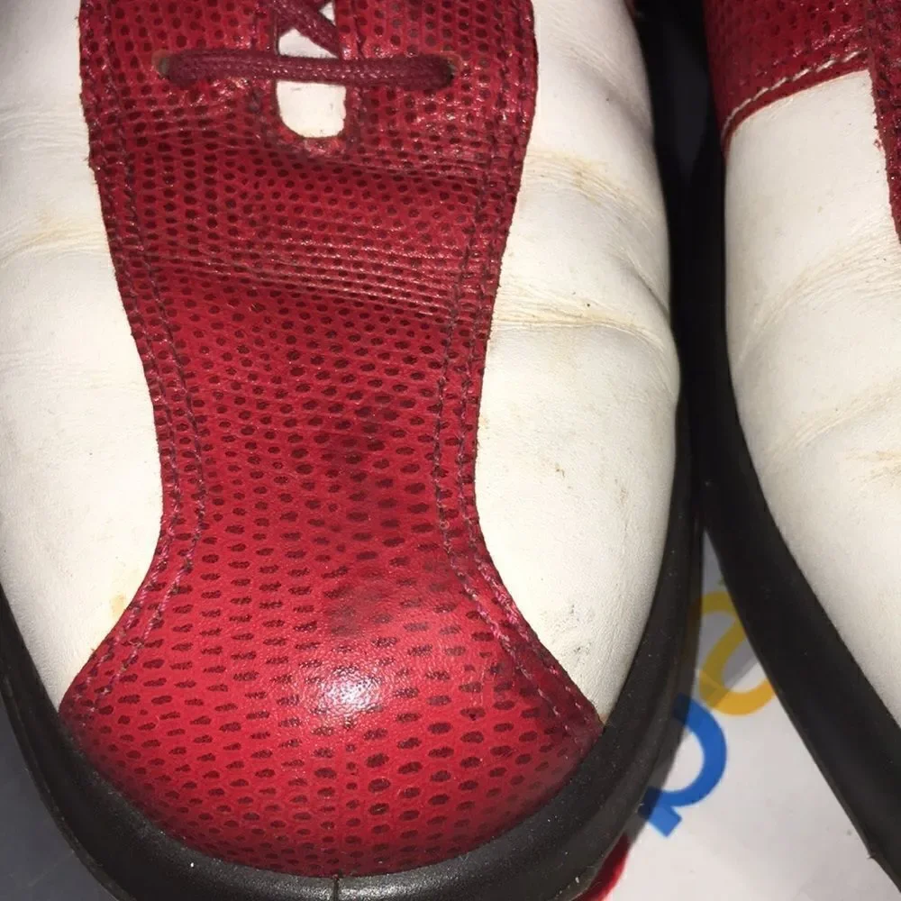 Red white worn marks vintage fancy leather retro women’s saddle ECCO golf shoes